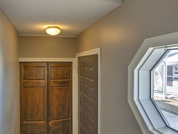 5th image of 2921 S 123rd St