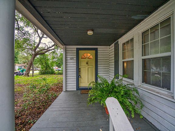 3rd image of 105 Lincoln Dr