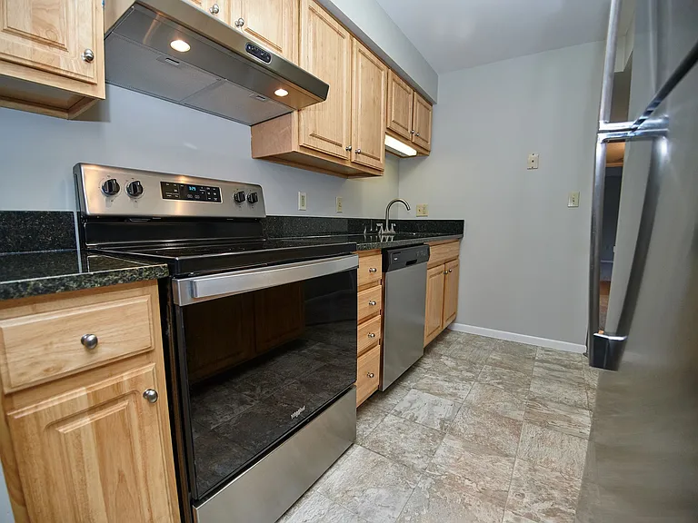 St. Clair Woods Apartments — Photo 2