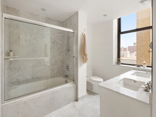 1255 5th Avenue 6D image 3 of 12