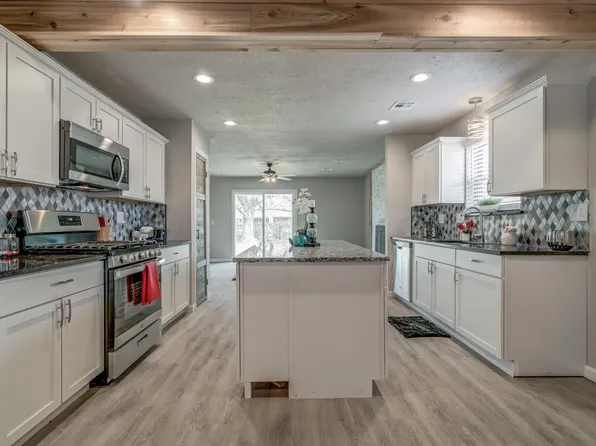 605 Saint James Pl, Yukon, OK 73099