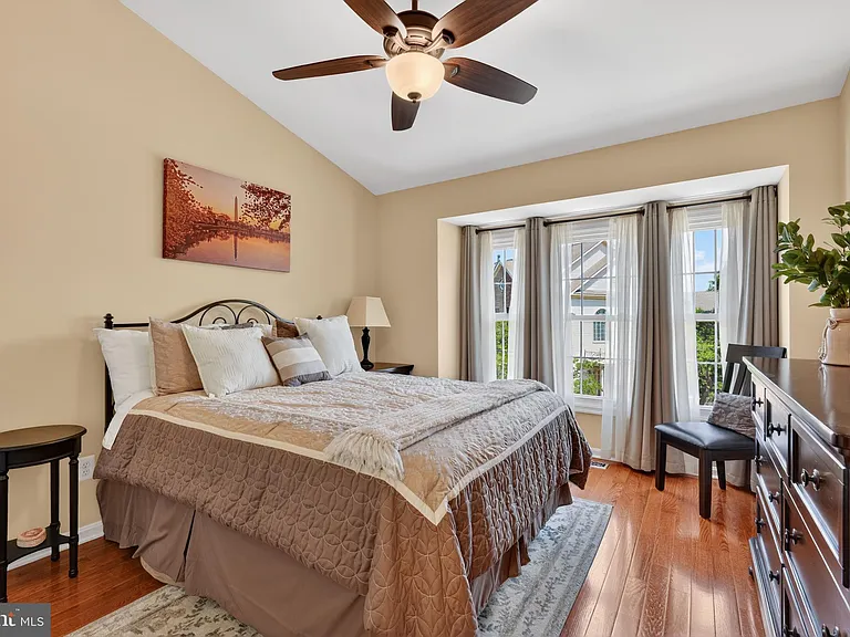 6635 Dunwich Way — Photo 23