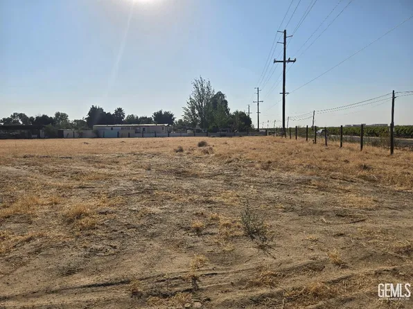 32775 Cecil Ave, Delano, CA 93215