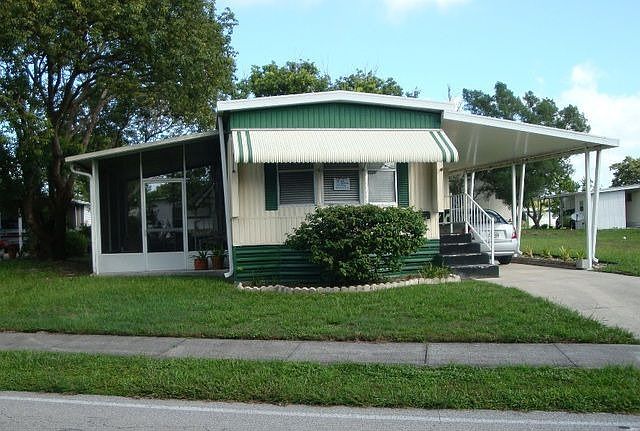1st image of 1222 Laura St