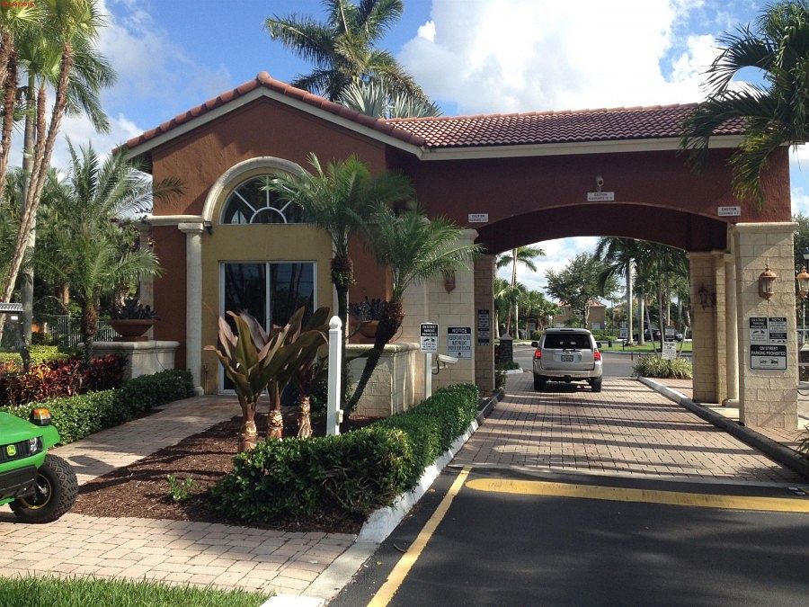 1st image of 3767 SW 50th Ct