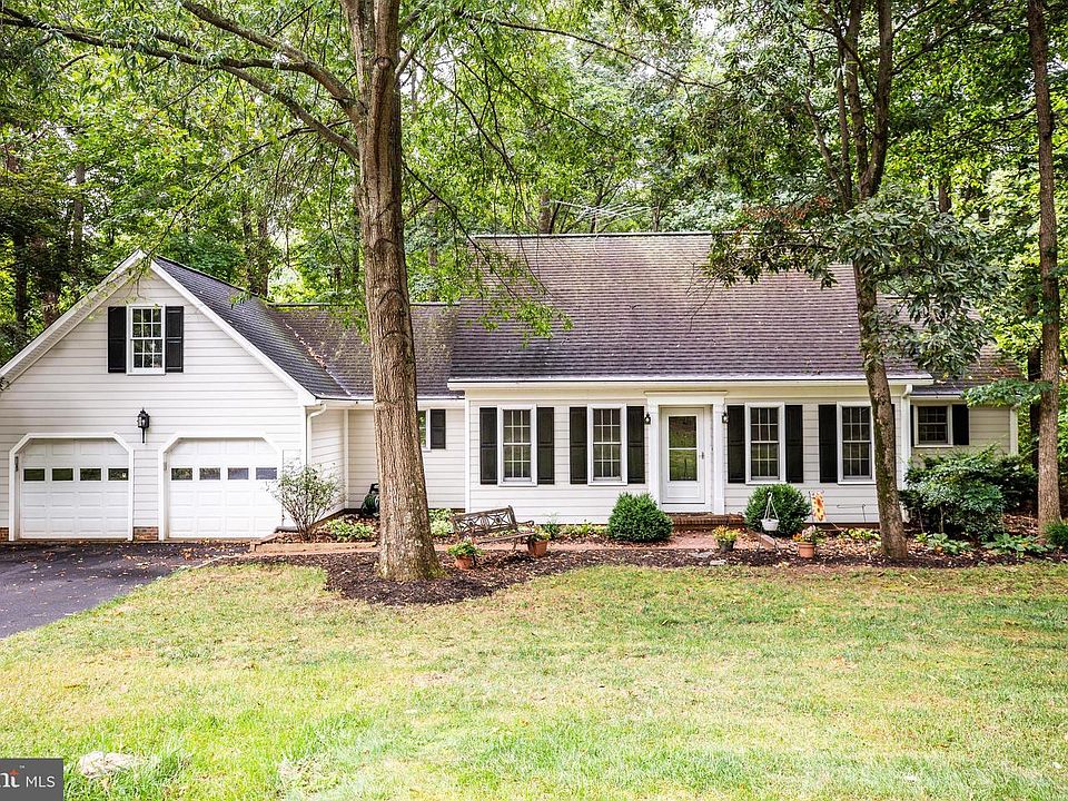 1st image of 4419 Lakewood Dr