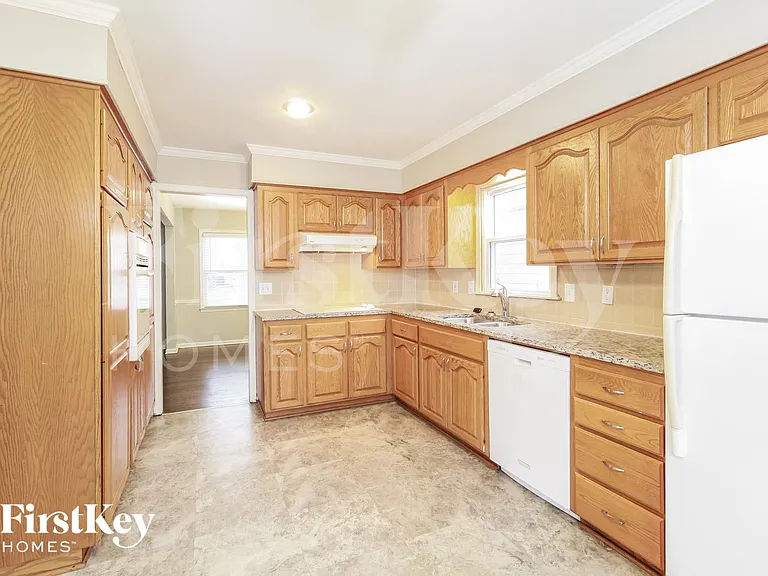 9613 Beverly Dr — Photo 5