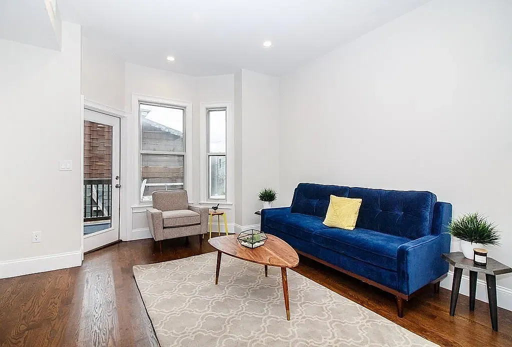 249 Lexington St — Photo 4