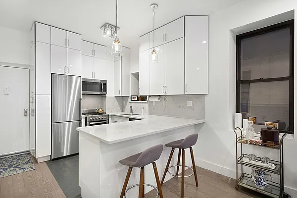 Rented by Compass | media 7