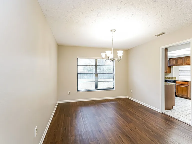 15715 Country Lake Dr — Photo 5