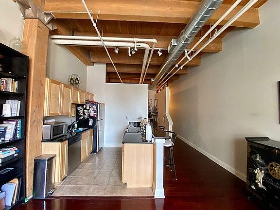 3rd image of 706 Broadway St APT 304