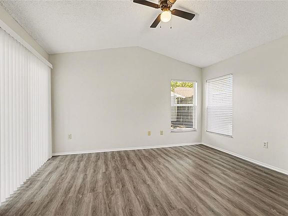 5th image of 13618 Laraway Dr