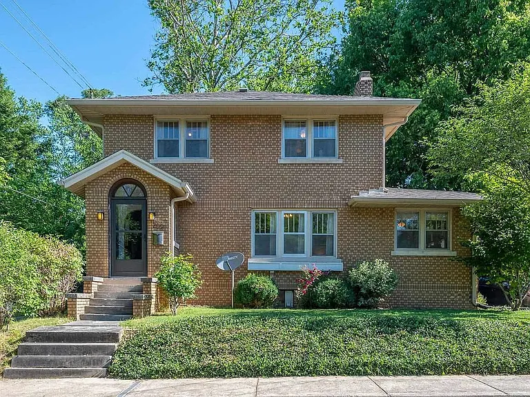 209 E Wylie St — Photo 2