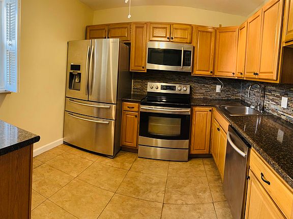 2nd image of 2600 NE 1st Lane #212