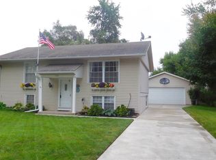 5191 Hutchison Dr, South Beloit, IL 61080