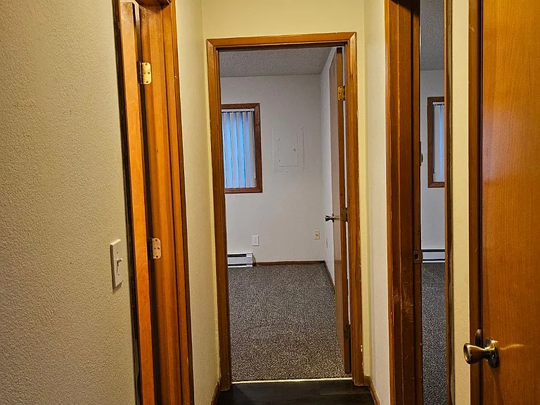 Welcome to Irvington Court Apartments - Mid-century living in the heart of Portland's Irvington n... — Photo 6