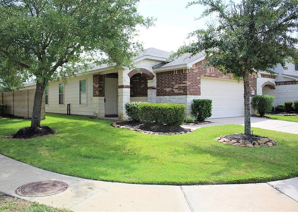 1st image of 10926 Tipton Oaks Dr