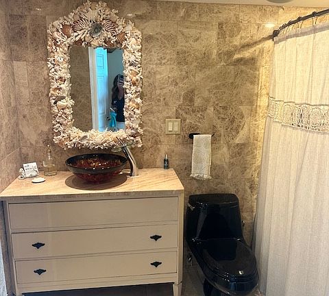Guest Bath with jetted tub