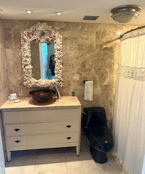 Guest Bath with jetted tub