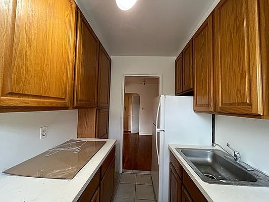 3rd image of 66-20 108th St #41