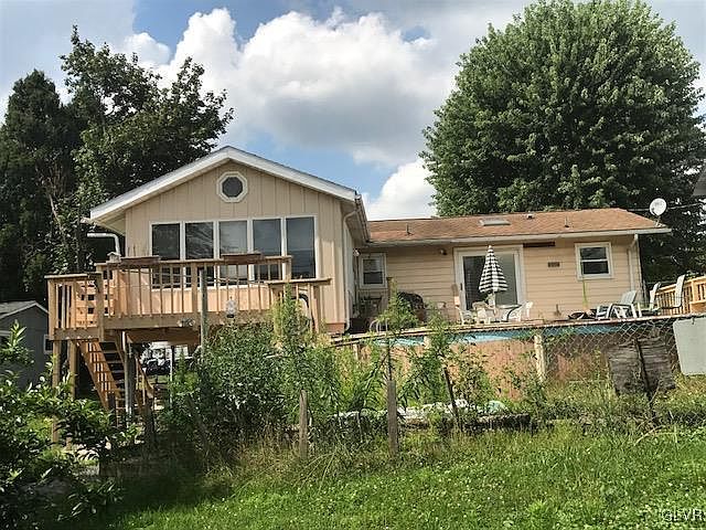 2nd image of 320 E Paoli St