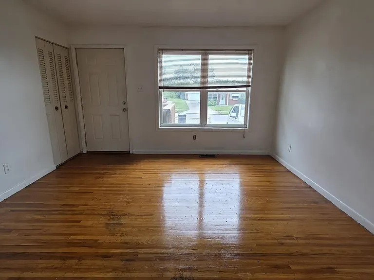 1021 Saint Martins Ave — Photo 6
