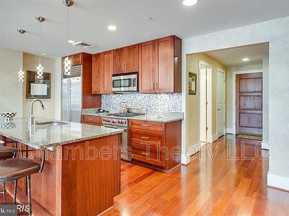 2nd image of 1615 N Queen St APT 403