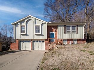 918 Elizabeth St, Liberty, MO 64068