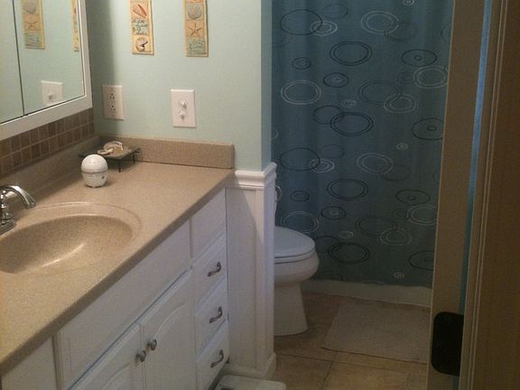 3rd image of 4921 Mockingbird Ln