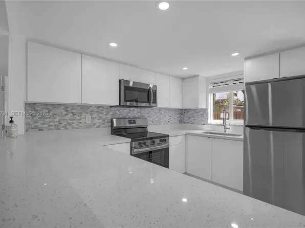 414 SE 14th St APT 3, Fort Lauderdale, FL 33316