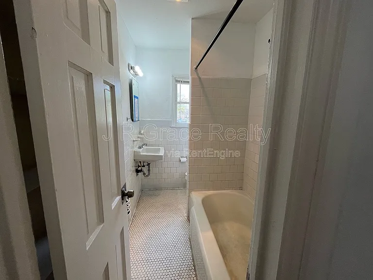 2805 Mitchell Ave — Photo 10