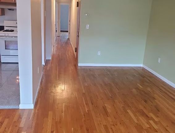 3rd image of 4225 Hill Ave Floor 2