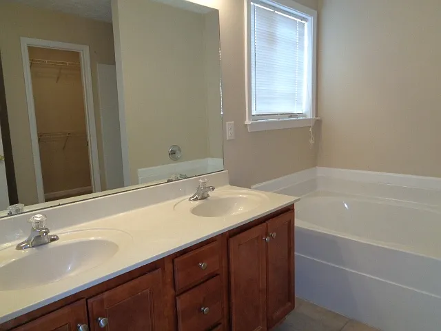308 Schoolhouse Ct — Photo 10