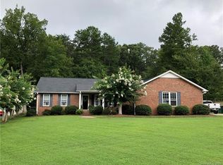 8154 Westbourne Dr, Charlotte, NC 28216