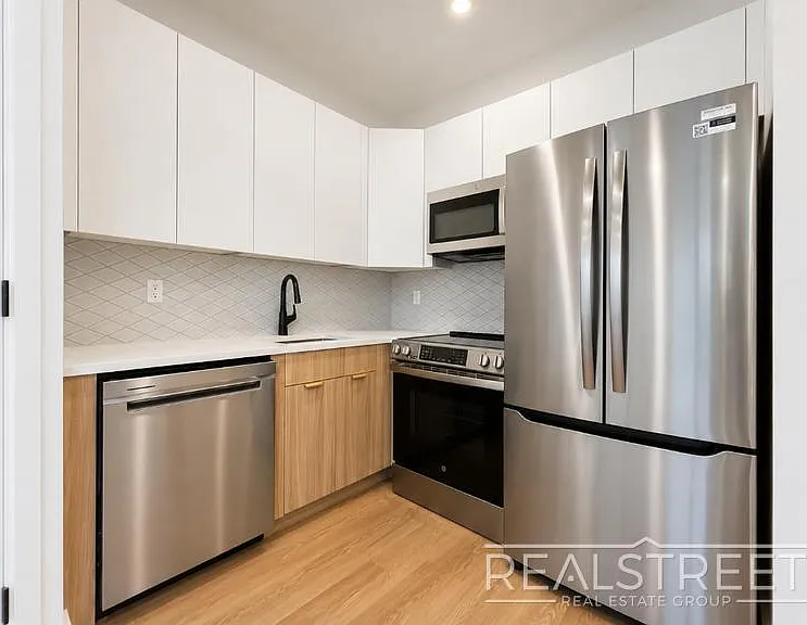 1260 Prospect Pl #3 — Photo 3