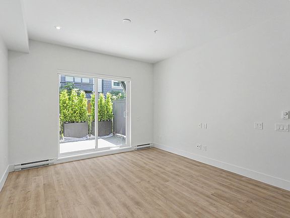 3rd image of 2304 Emery Ct #105
