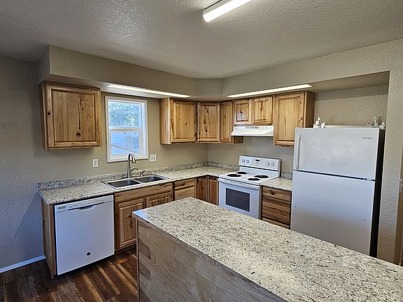 3rd image of 509 2nd St NE APT 2