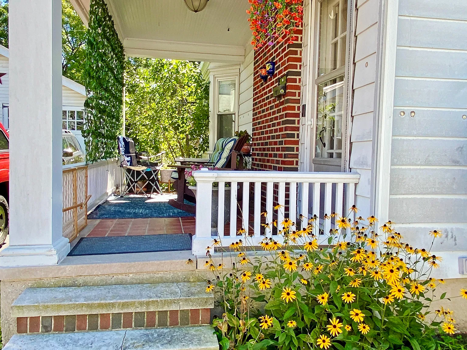 4 bed, 1.5 bath, 2374 sqft, $1,550 — Photo 2