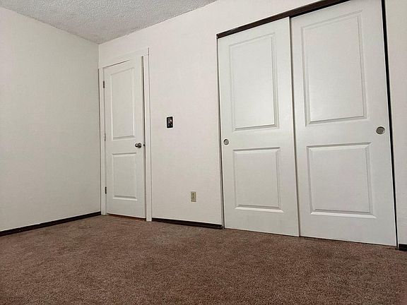 5th image of 246 Falls Ave W