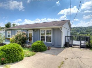 114 Pine St, Dunbar, WV 25064