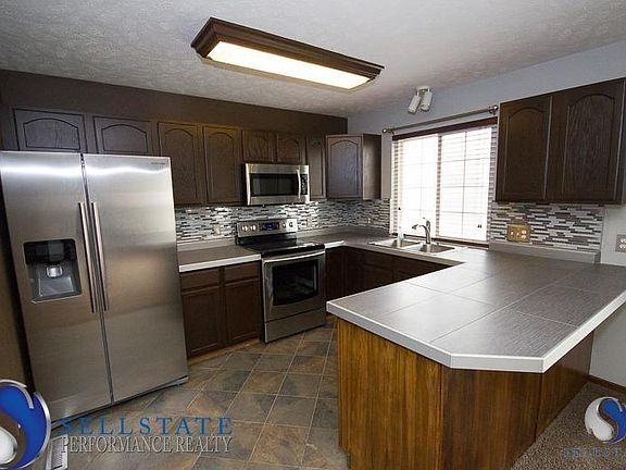 2nd image of 8121 Elizabeth Dr