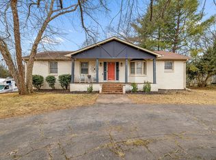 411 Campfire Dr, Murfreesboro, TN 37129