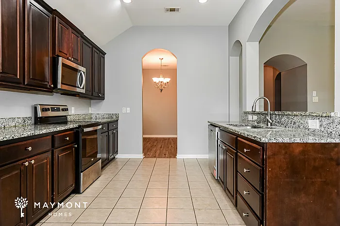 610 Fox Glen Dr — Photo 6