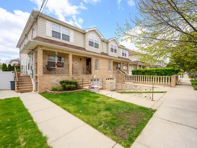 1374 E 70th St, Brooklyn, NY, 11234