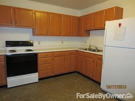 Remodeled eat-in Kitchen