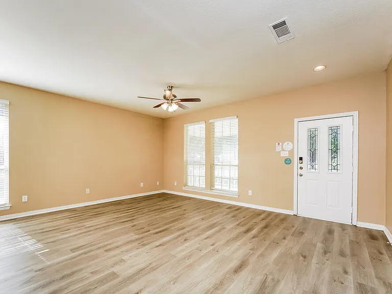 7921 Wayne Way — Photo 3