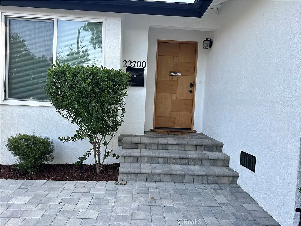 4 bed, 1361 sqft, $4,600 — Photo 4