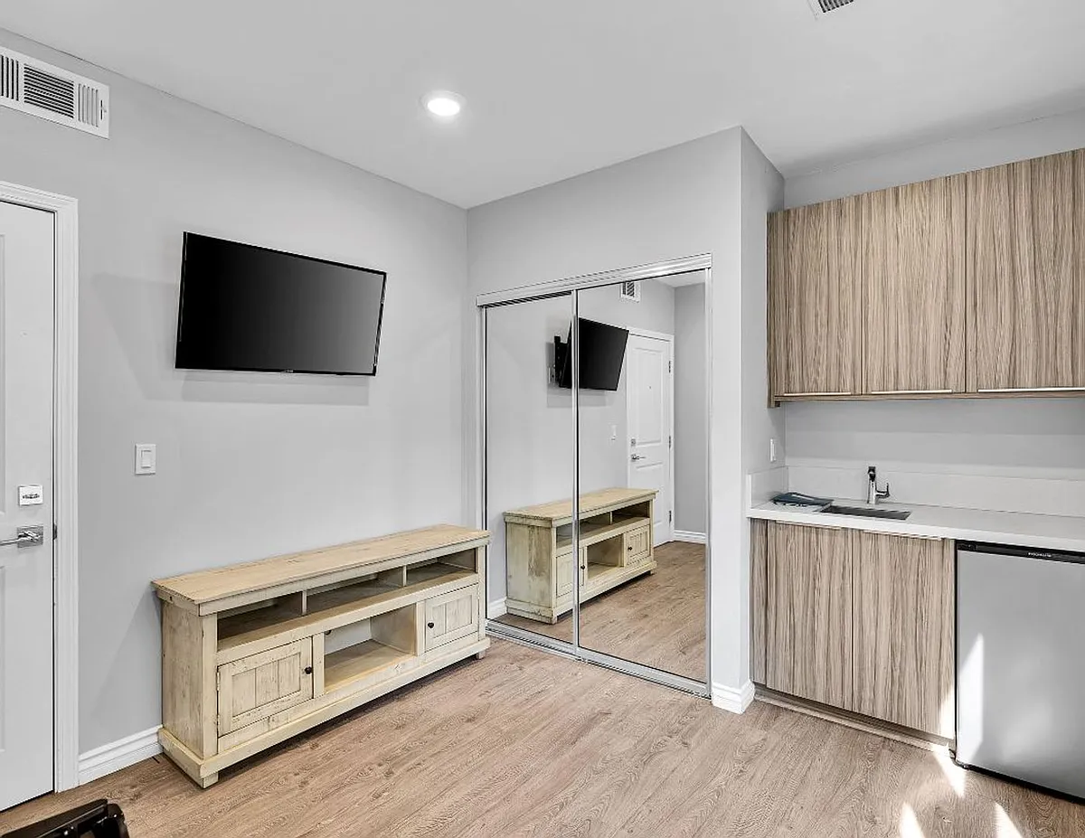 Building Photo - 1166 W 29th St., LLC