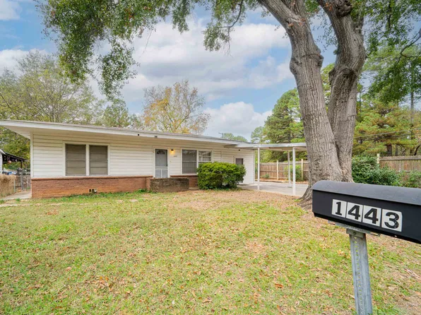 1443 N 10th St, Longview, TX 75601