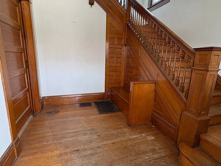 103 1st St NE #2 — Photo 8